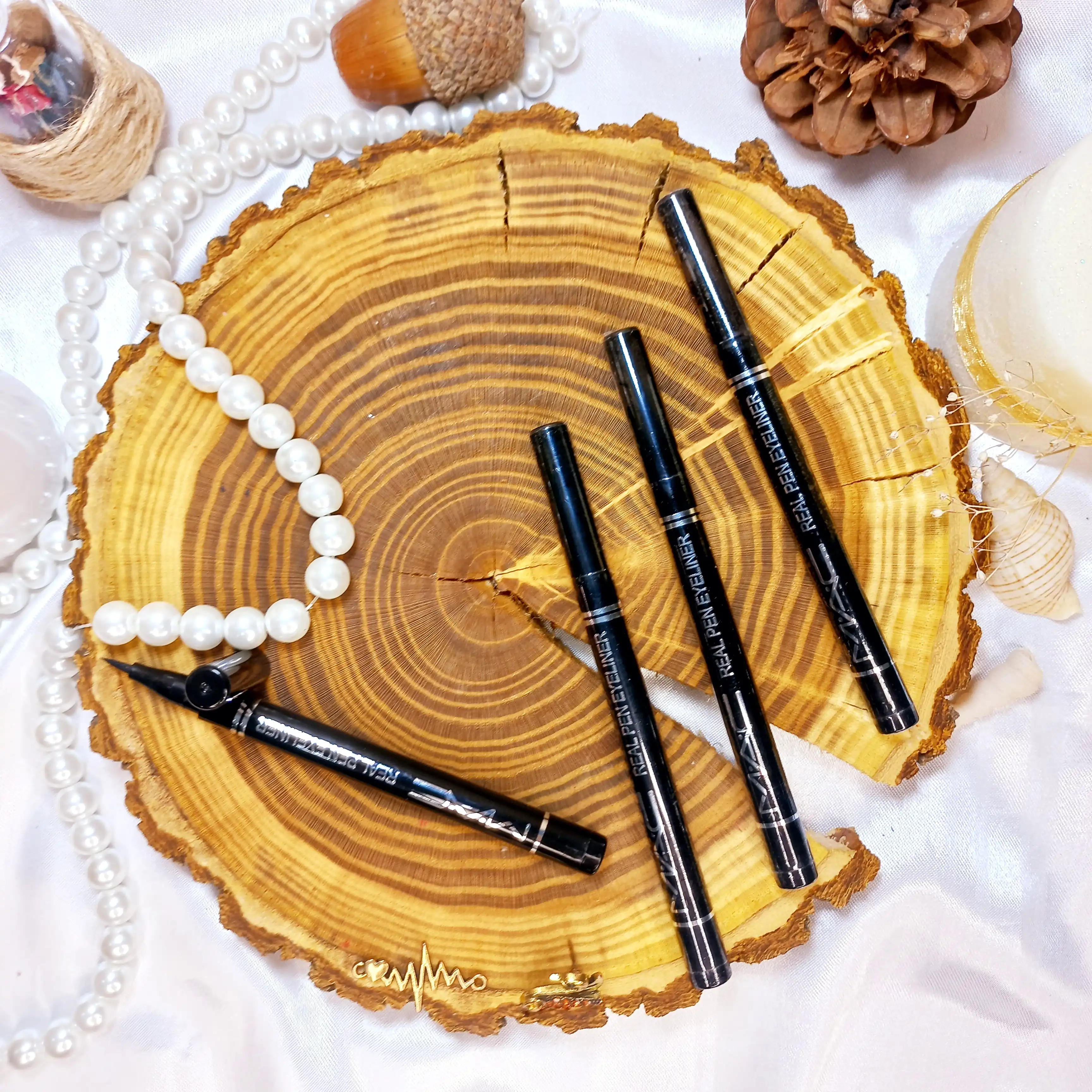 خط چشم ضد آب ماژیکی سری Real Pen Eyeliner