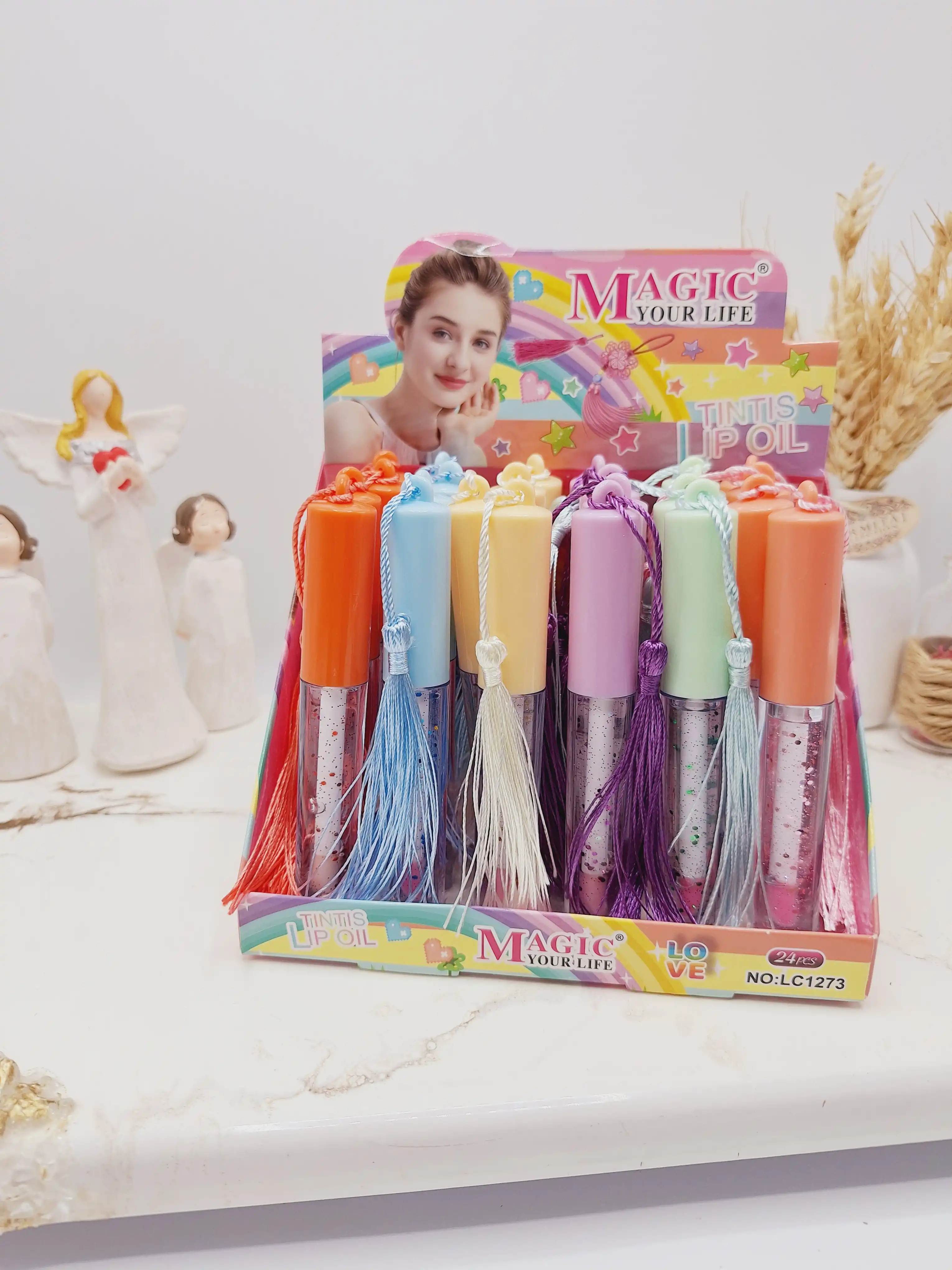 لیپ گلاس فانتزی طرح آویز نخی برند مجیک کد 1273